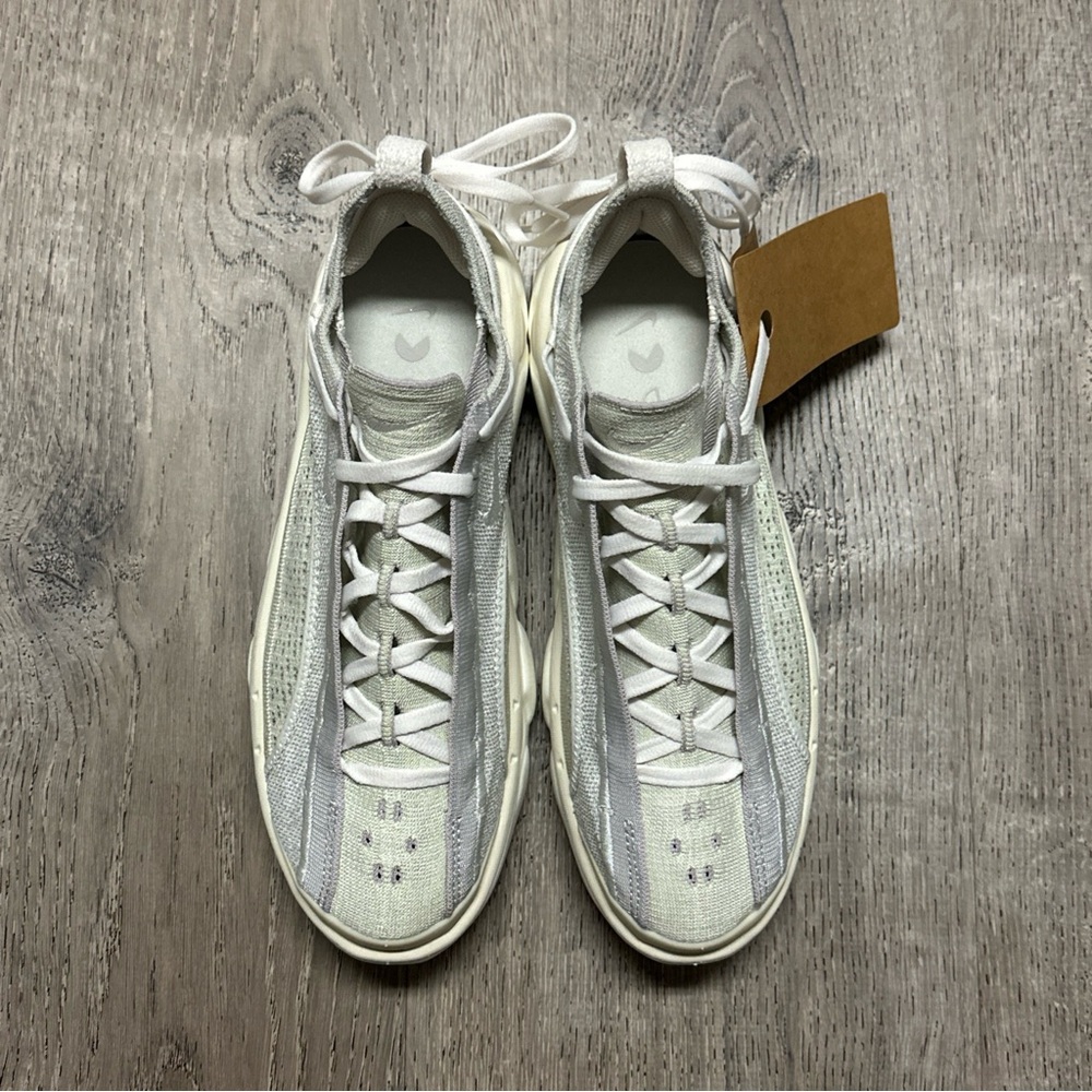 WMNS NIKE FLYKNIT BLOOM LIGHT BONE-SAIL-PHANTOM SZ 8.5